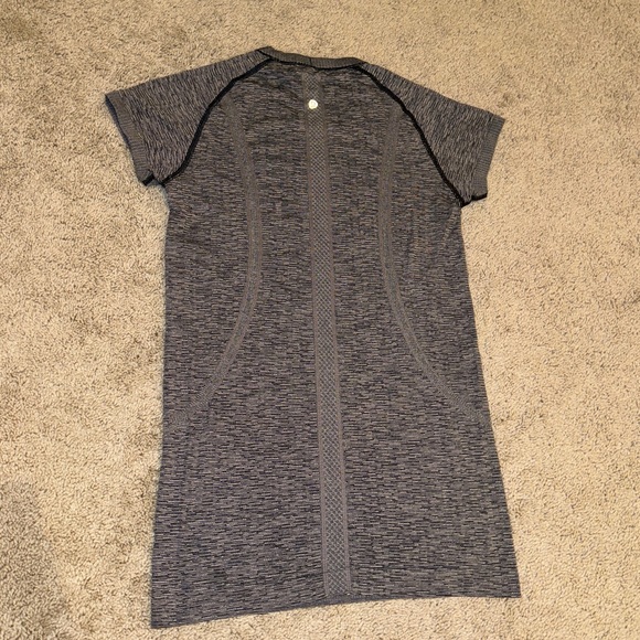 Lululemon Swiftly Tech Short Sleeve - Prism Stripe Rhino Grey Multi - Picture 5 of 5